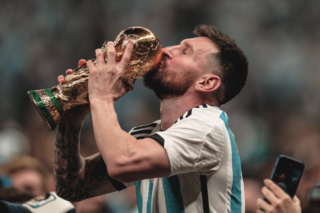 Molmo Figure Captions like a Sports Commentator on Fifa WorldCup Argentina lifting Cup moment